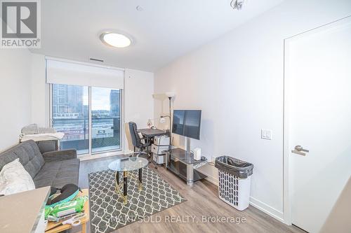 816 E - 8868 Yonge Street, Richmond Hill (South Richvale), ON - Indoor Photo Showing Living Room