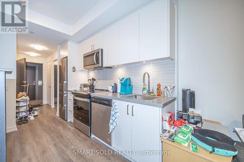 816 E - 8868 Yonge Street, Richmond Hill (South Richvale), ON - Indoor Photo Showing Kitchen With Upgraded Kitchen