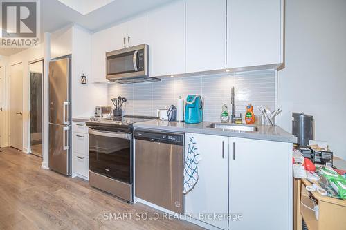 816 E - 8868 Yonge Street, Richmond Hill (South Richvale), ON - Indoor Photo Showing Kitchen