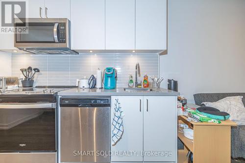 816 E - 8868 Yonge Street, Richmond Hill (South Richvale), ON - Indoor Photo Showing Kitchen