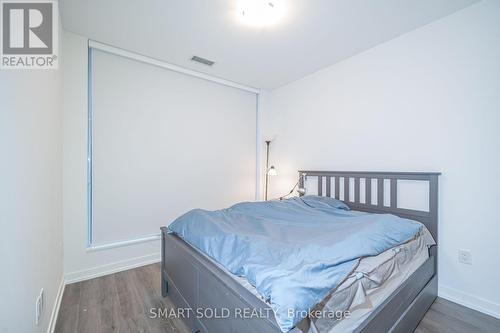 816 E - 8868 Yonge Street, Richmond Hill (South Richvale), ON - Indoor Photo Showing Bedroom