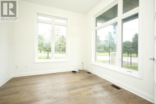 1 Vern Robertson Gate, Uxbridge, ON - Indoor Photo Showing Other Room