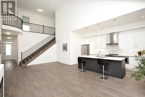 1 Vern Robertson Gate, Uxbridge, ON - Indoor Photo Showing Kitchen With Upgraded Kitchen