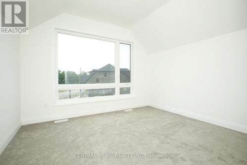 1 Vern Robertson Gate, Uxbridge, ON - Indoor Photo Showing Other Room