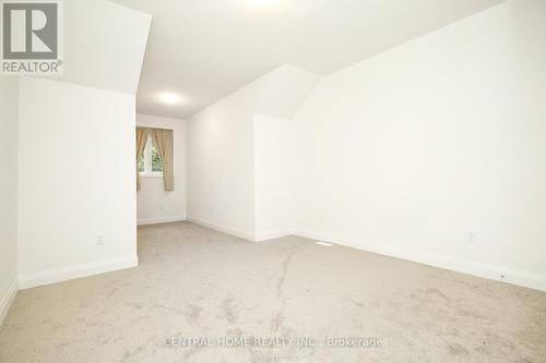 1 Vern Robertson Gate, Uxbridge, ON - Indoor Photo Showing Other Room