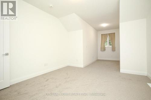 1 Vern Robertson Gate, Uxbridge, ON - Indoor Photo Showing Other Room