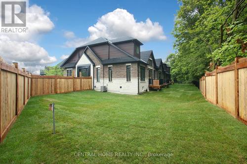 1 Vern Robertson Gate, Uxbridge, ON - Outdoor