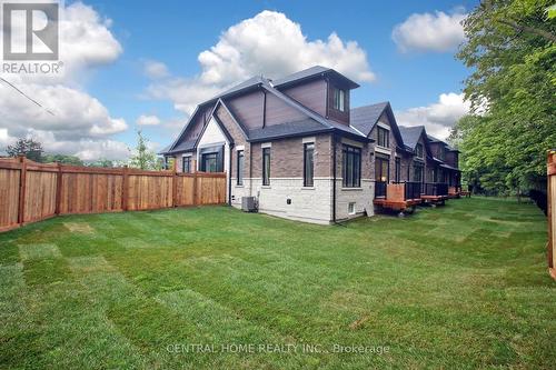 1 Vern Robertson Gate, Uxbridge, ON - Outdoor