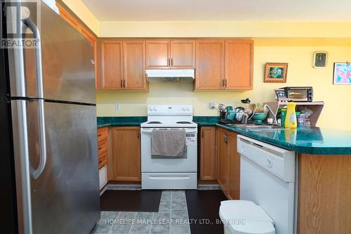 19 - 2 Sir Lou Drive, Brampton (Fletcher'S Creek South), ON - Indoor Photo Showing Kitchen