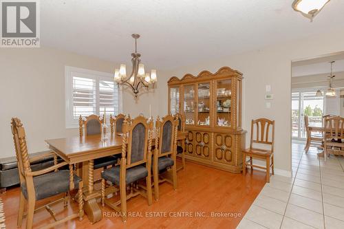 27 Naomi Court, Hamilton, ON - Indoor Photo Showing Dining Room