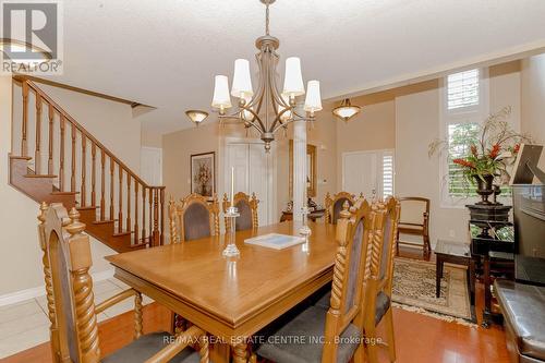 27 Naomi Court, Hamilton, ON - Indoor Photo Showing Dining Room