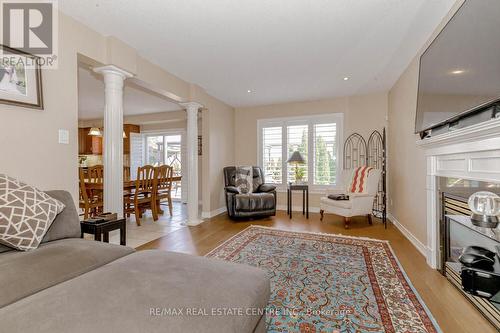 27 Naomi Court, Hamilton, ON - Indoor Photo Showing Living Room With Fireplace