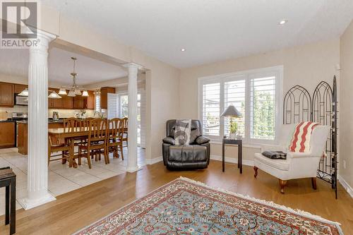 27 Naomi Court, Hamilton, ON - Indoor Photo Showing Living Room