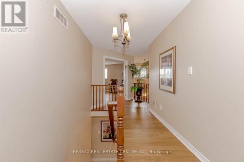 27 Naomi Court, Hamilton, ON - Indoor Photo Showing Other Room