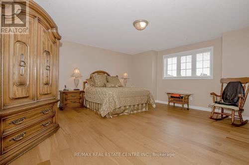 27 Naomi Court, Hamilton, ON - Indoor Photo Showing Bedroom