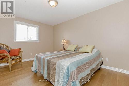 27 Naomi Court, Hamilton, ON - Indoor Photo Showing Bedroom