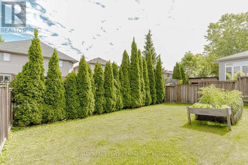 27 Naomi Court, Hamilton, ON - Outdoor