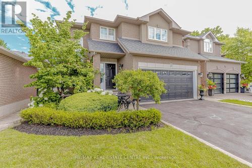 27 Naomi Court, Hamilton, ON - Outdoor With Facade