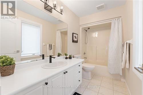 83 Rockhaven Lane, Hamilton (Waterdown), ON - Indoor Photo Showing Bathroom