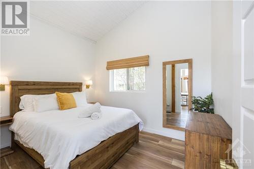 6 Bluff Point Drive, Calabogie, ON - Indoor Photo Showing Bedroom