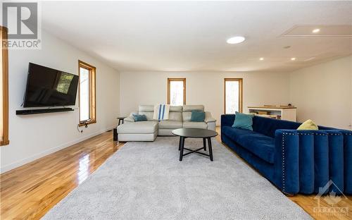 6 Bluff Point Drive, Calabogie, ON - Indoor Photo Showing Living Room