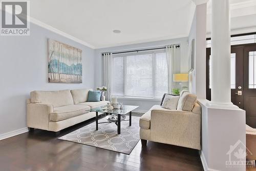 160 Whernside Terrace, Ottawa, ON - Indoor Photo Showing Living Room