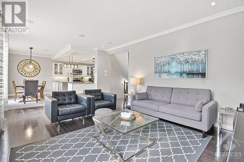 160 Whernside Terrace, Ottawa, ON - Indoor Photo Showing Living Room