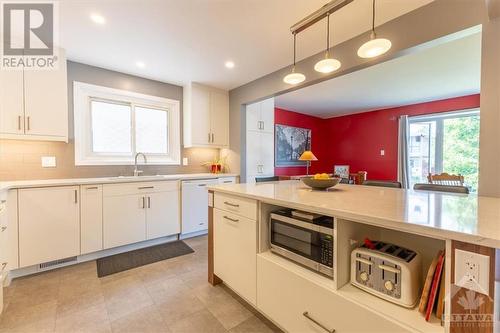 2660 Conn Street, Ottawa, ON - Indoor Photo Showing Kitchen