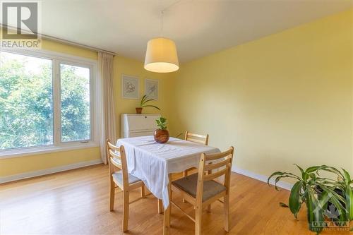 2660 Conn Street, Ottawa, ON - Indoor Photo Showing Dining Room