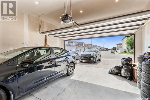 2655 Makowsky Crescent, Regina, SK - Indoor Photo Showing Garage