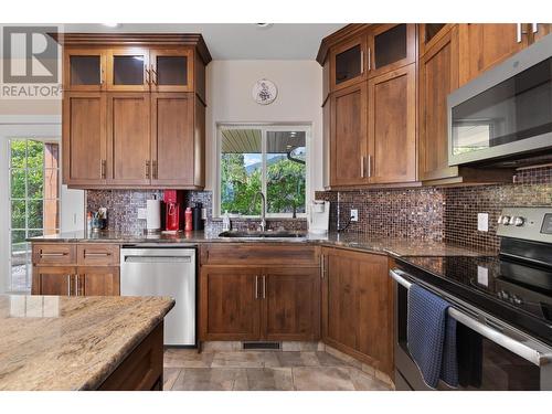 1028 Purcell Crescent, Creston, BC - Indoor Photo Showing Kitchen With Stainless Steel Kitchen