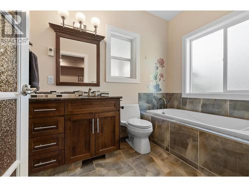 1028 Purcell Crescent, Creston, BC - Indoor Photo Showing Bathroom