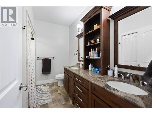 1028 Purcell Crescent, Creston, BC - Indoor Photo Showing Bathroom