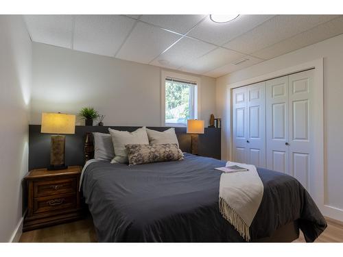 410 27Th Avenue N, Erickson, BC - Indoor Photo Showing Bedroom