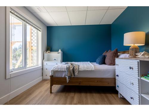 410 27Th Avenue N, Erickson, BC - Indoor Photo Showing Bedroom