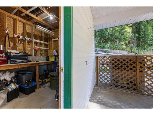 410 27Th Avenue N, Erickson, BC - Indoor Photo Showing Other Room