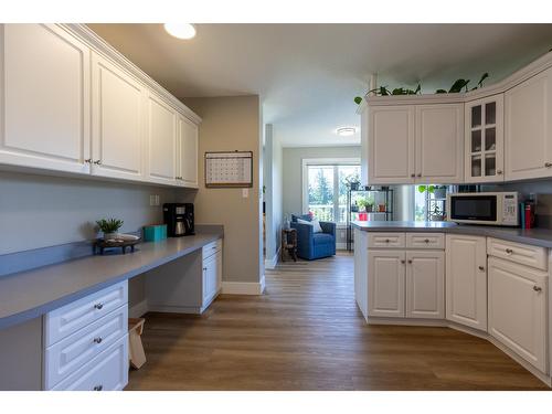 410 27Th Avenue N, Erickson, BC - Indoor Photo Showing Kitchen