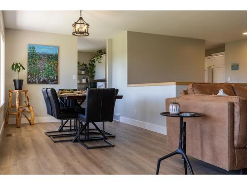 410 27Th Avenue N, Erickson, BC - Indoor Photo Showing Dining Room