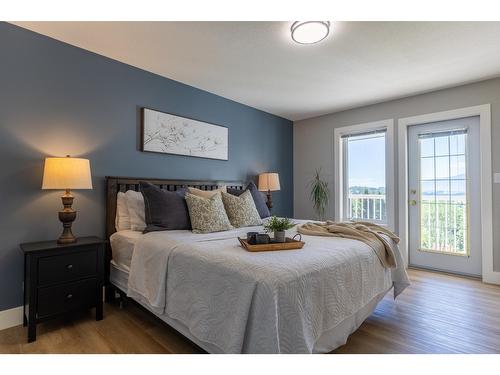 410 27Th Avenue N, Erickson, BC - Indoor Photo Showing Bedroom