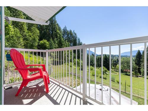 410 27Th Avenue N, Erickson, BC - Outdoor With Exterior