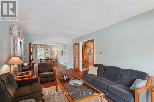 1331 Greenwood Crescent, Oakville (Clearview), ON - Indoor Photo Showing Living Room