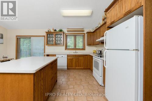 9132 Ninth Line, Halton Hills, ON - Indoor Photo Showing Kitchen