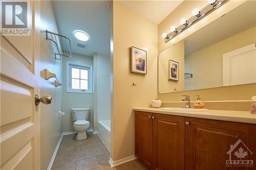 110 Cheyenne Way, Ottawa, ON - Indoor Photo Showing Bathroom