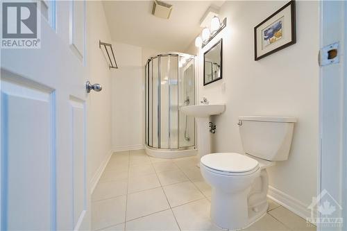 110 Cheyenne Way, Ottawa, ON - Indoor Photo Showing Bathroom