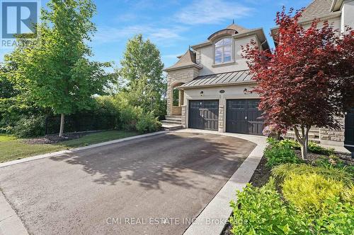 3136 Watercliffe Court, Oakville, ON - Outdoor