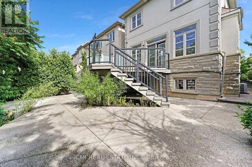 3136 Watercliffe Court, Oakville, ON - Outdoor