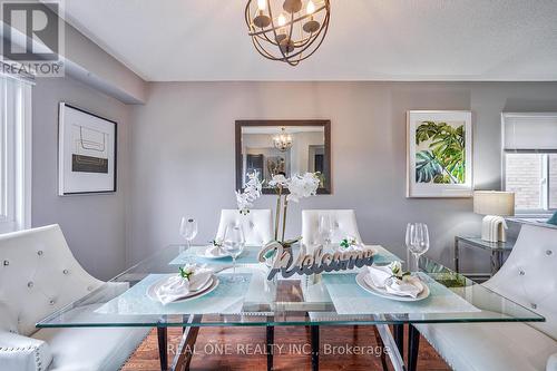 88 Fortissimo Drive, Hamilton, ON - Indoor Photo Showing Dining Room