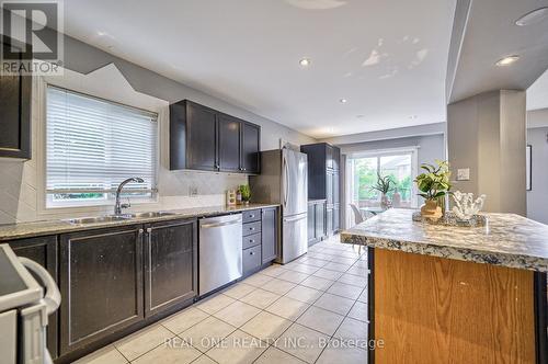 88 Fortissimo Drive, Hamilton, ON - Indoor Photo Showing Kitchen With Double Sink