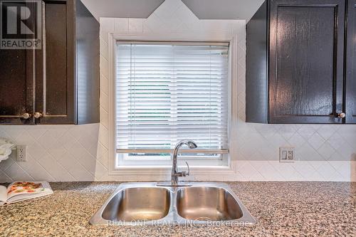 88 Fortissimo Drive, Hamilton, ON - Indoor Photo Showing Kitchen With Double Sink