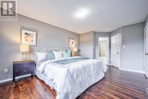 88 Fortissimo Drive, Hamilton, ON - Indoor Photo Showing Bedroom